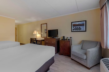 Standard Room, 2 Queen Beds, Non Smoking