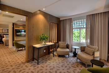 Batoka Suite (King bed) View of Victora Falls