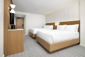 Room, 2 Double Beds, Accessible Bathtub, Corner