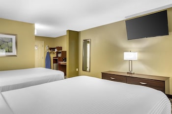 Standard Room, 2 Queen Beds, Accessible, Bathtub