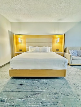 Premium Room, 1 King Bed