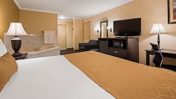 Standard Room, 1 King Bed, Non Smoking, Jetted Tub