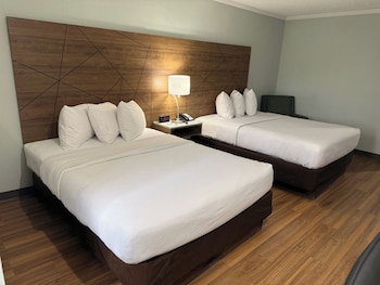 Suite, 2 Queen Beds, Non Smoking