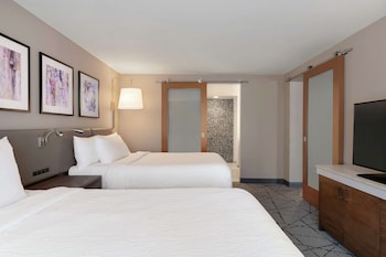 Junior Suite, 2 Queen Beds, Accessible (Hearing)