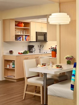 Studio Suite, 1 King Bed, Accessible (Mobility Tub)