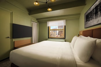 Superior Room, 1 King Bed, Roll-in Shower (ADA)