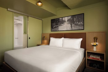 Deluxe Room, 1 King Bed
