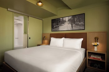 Deluxe Room, 1 King Bed