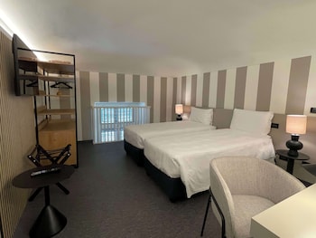 Standard Apartment, Multiple Beds, Non Smoking, Kitchen