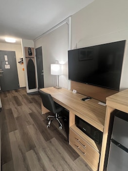 Room, 2 Queen Beds, Non Smoking (Upgrade)