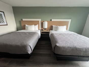 Room, 2 Queen Beds, Non Smoking (Upgrade)