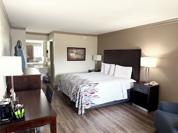 Superior Room, 1 King Bed, Non Smoking (Renovated)
