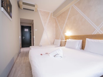 Economy Triple Room