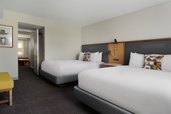 Deluxe Suite, 1 Bedroom (Mobility Accessible, Tub)
