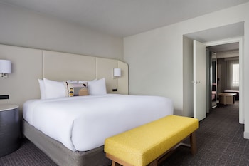Premium Suite, 1 Bedroom (Mobility Accessible, Tub)