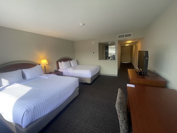 Deluxe Studio, 2 Queen Beds