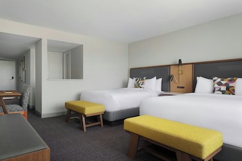 Deluxe Studio, 2 Queen Beds