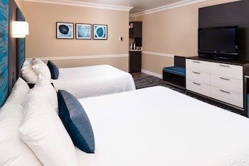 Standard Room, 2 Queen Beds, Accessible, Non Smoking