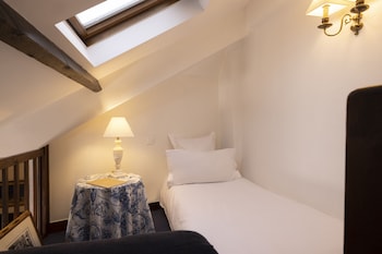 Family Suite, Bathtub