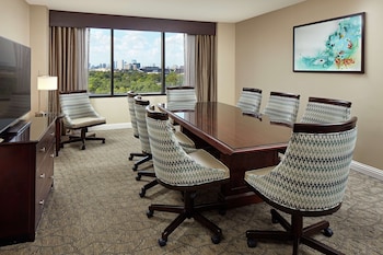 Suite, 1 King Bed, Non Smoking (Conference)