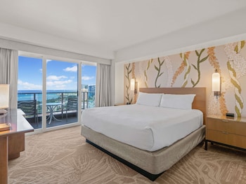 Waikiki Tower Ocean View room King Bed(Newly Renovated)