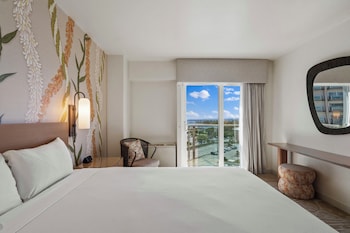 Kona Tower Partial Ocean View Room (Newly Renovated)