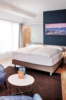 Superior Room, 1 Queen Bed, Balcony