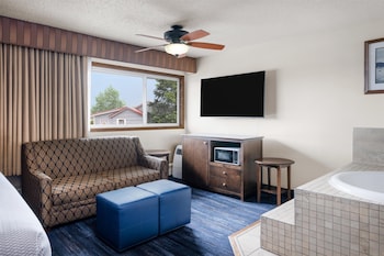 Suite, 1 King Bed, Jetted Tub, Harbor View (with Sofabed)