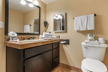 Suite, 2 Queen Beds, Non Smoking, Kitchen (with Sofabed, Full Kitchen)