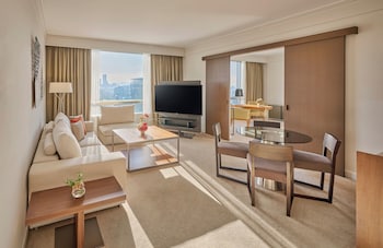 Executive Suite (Regency)