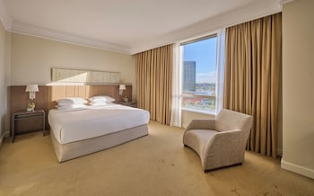 Deluxe Room, 1 King Bed (Club Access)