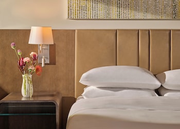 Deluxe Room, 1 King Bed