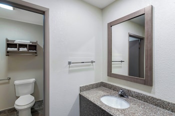 Deluxe Room, 2 Double Beds, Accessible, Non Smoking (Roll-In Shower)