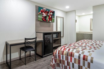 Superior Room, 1 King Bed, Accessible, Non Smoking (Roll-In Shower)