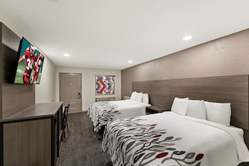 Deluxe Room, 2 Double Beds, Accessible, Non Smoking (Roll-In Shower)