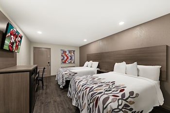 Deluxe Room, 2 Double Beds, Accessible, Non Smoking (Roll-In Shower)