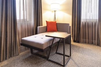 Premium Room, 1 King Bed, River View