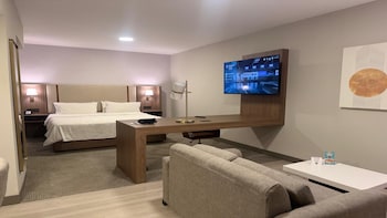 Suite, Multiple Beds