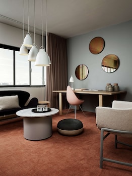 Suite (Feature)