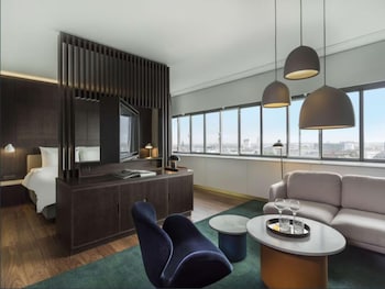 Suite (Feature)