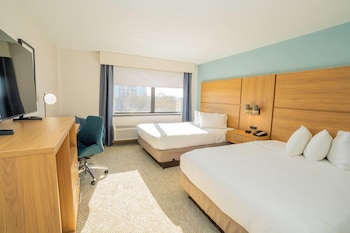 Room, 2 Queen Beds, Accessible, Non Smoking (Mobility/Hearing, Tub w/ Grab Bars)