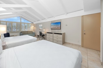 Suite, Multiple Beds, Non Smoking, Refrigerator & Microwave