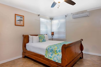 1 Queen Bed, Kamehameha Studio Suite, Non-Smoking