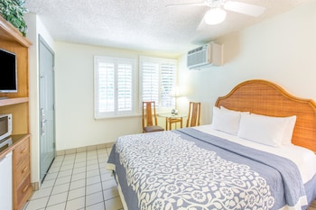 Standard Room, 1 Queen Bed