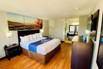 Studio Suite, 1 King Bed, Non Smoking