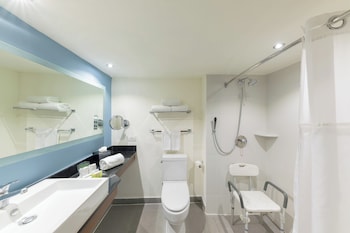 Standard Room, 2 Queen Beds, Accessible