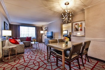 Suite, 1 King Bed, Non Smoking
