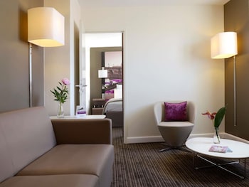 Junior Suite, 1 King Bed with Sofa bed