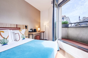 Superior Room, Balcony (Eiffel Tower)