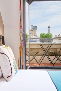 Deluxe Room, Balcony (Eiffel Tower)